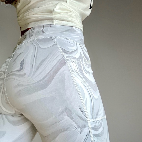 Fila Biker Shorts Size S Workout Yoga, Running Sport Gray White Marbled NWOT - Picture 1 of 7